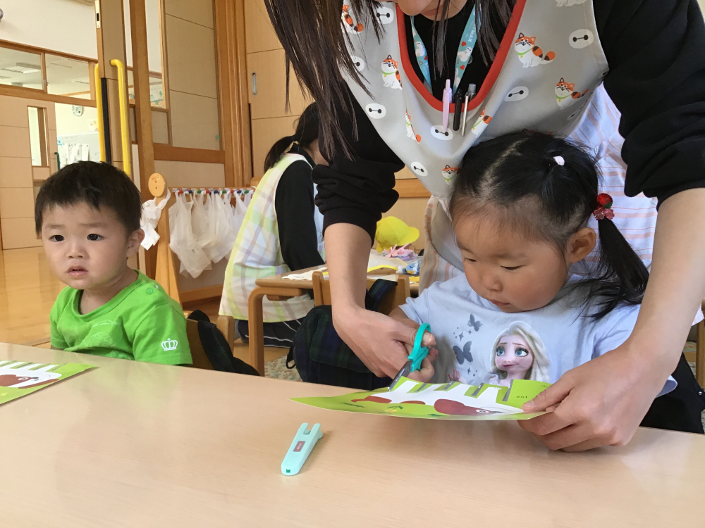 初めての切り絵ワークに挑戦しました！