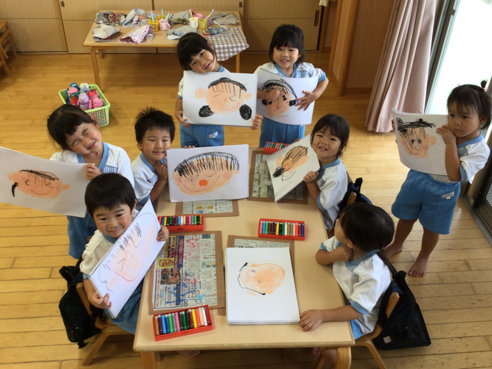 グリーン組（3歳児）似顔絵に挑戦☆