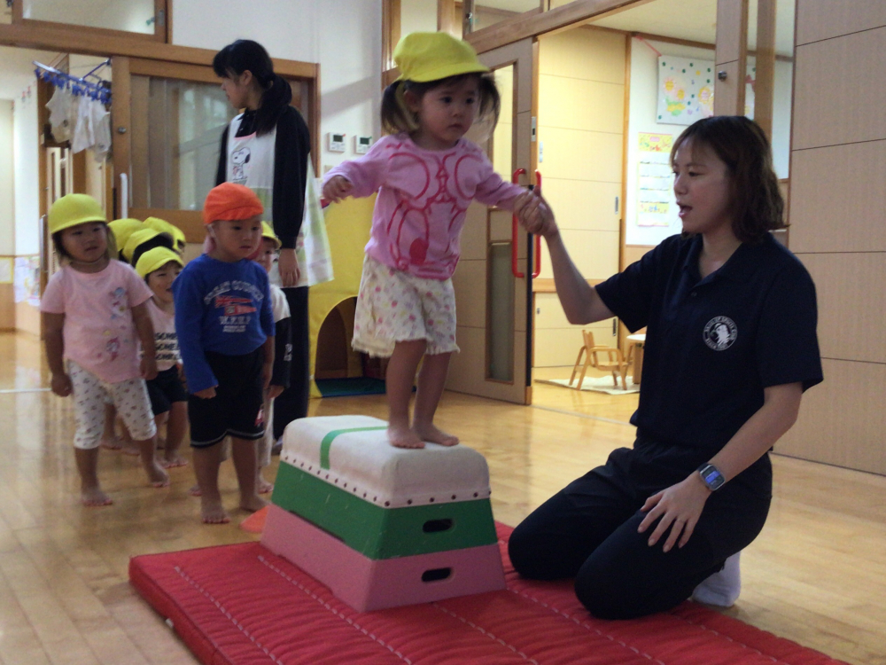 パープル組（5歳児）　体操指導